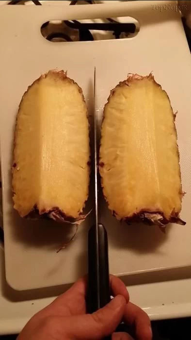 پوست کندن آناناس