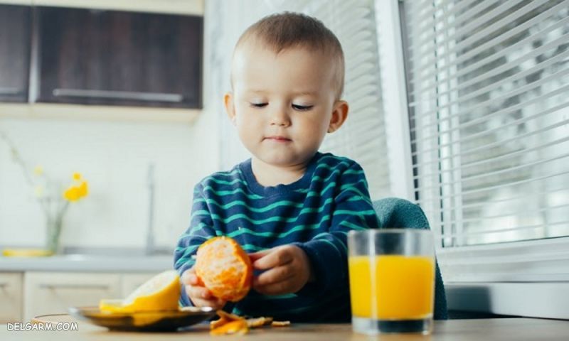 چگونه به کودک پرتقال بدهیم