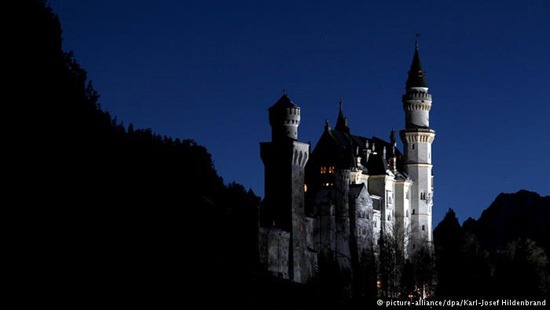 قلعه Neuschwanstein واقع در استان بایرن