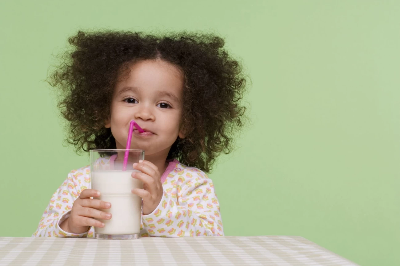 روش تشویق کودکان به خوردن شیر
