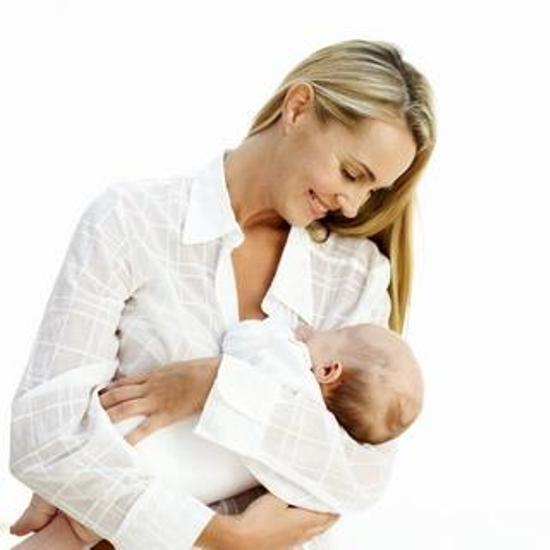 رفع نفخ شیر مادر