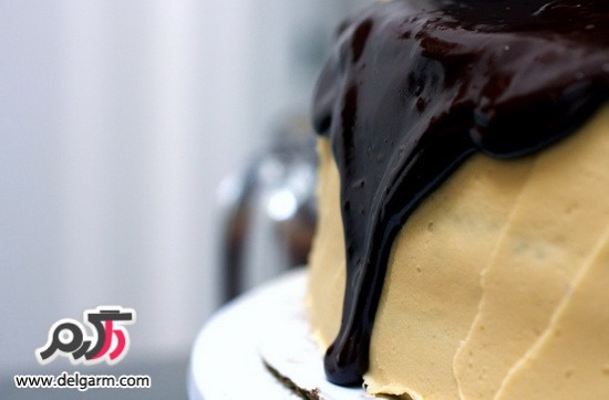 طرز تهیه کیک شکلات و کره بادام زمینی با تصویر