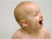 نحوه شستن موهای نوزاد