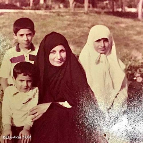 عکسی دیدنی از کودکی پرویز پرستویی در کنار مادرش