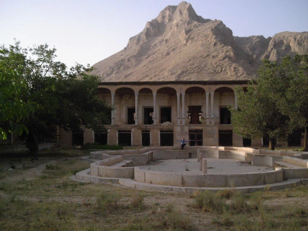 عکس از قلعه صمصام کرج