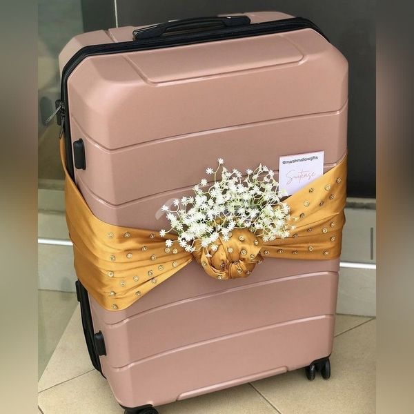 مدل چمدان عروس 2023 | رنگ چمدان عروس و داماد | تزیین چمدان عروس با روبان