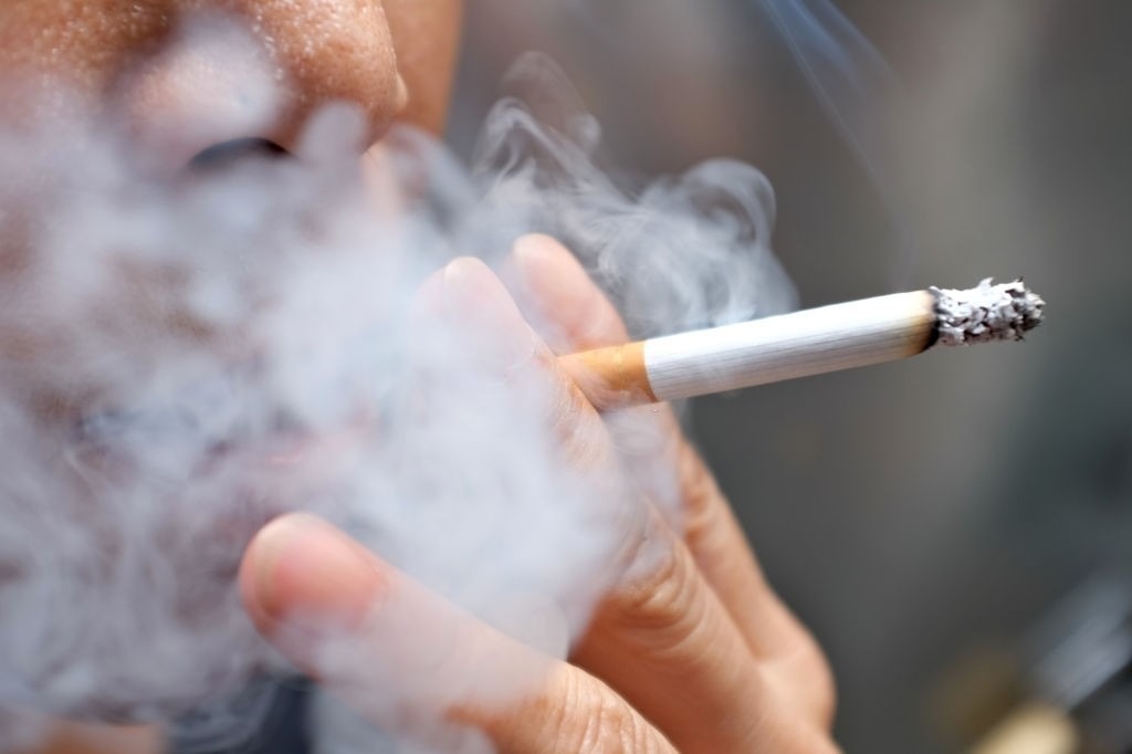 علت اصلی سیگاری شدن جوانان