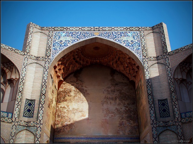 سر در وبازار قیصریه اصفهان