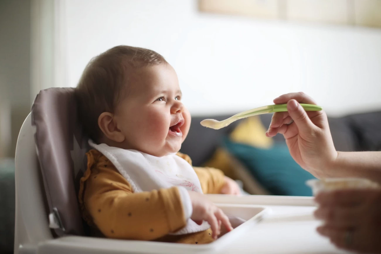 علت ناله نوزاد زمان غذا خوردن