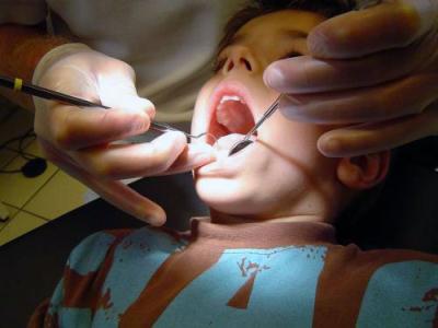 پوسیدگی دندان کودکان واگیردار است