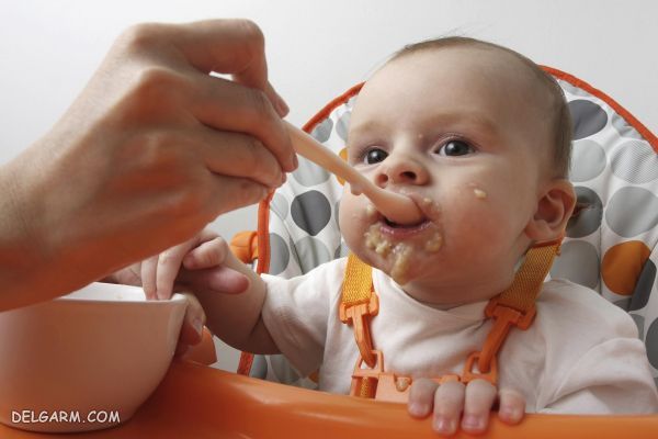 ۵ مرحله جهت تهیه ی پوره موز برای نوزادان