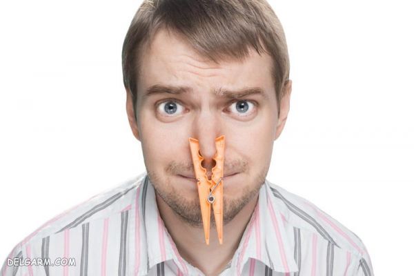 ۶ ترفند عالی برای از بین بردن بوی بد ظروف