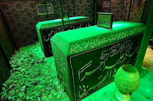 عکس از قبر امام حسن عسکری
