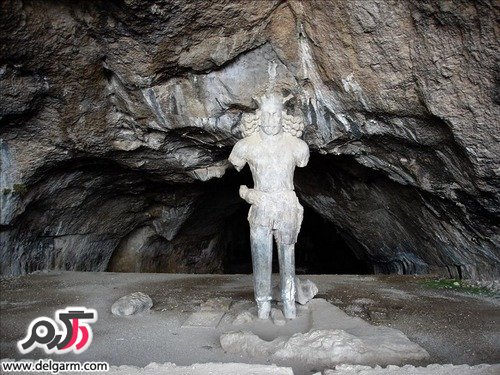 غار شاپور آثار تاریخی شهر کازرون