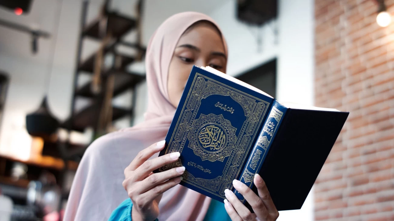 ثواب خواندن قرآن برای میت